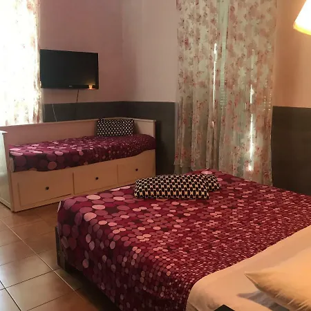 La Casa Di Elena Guest house